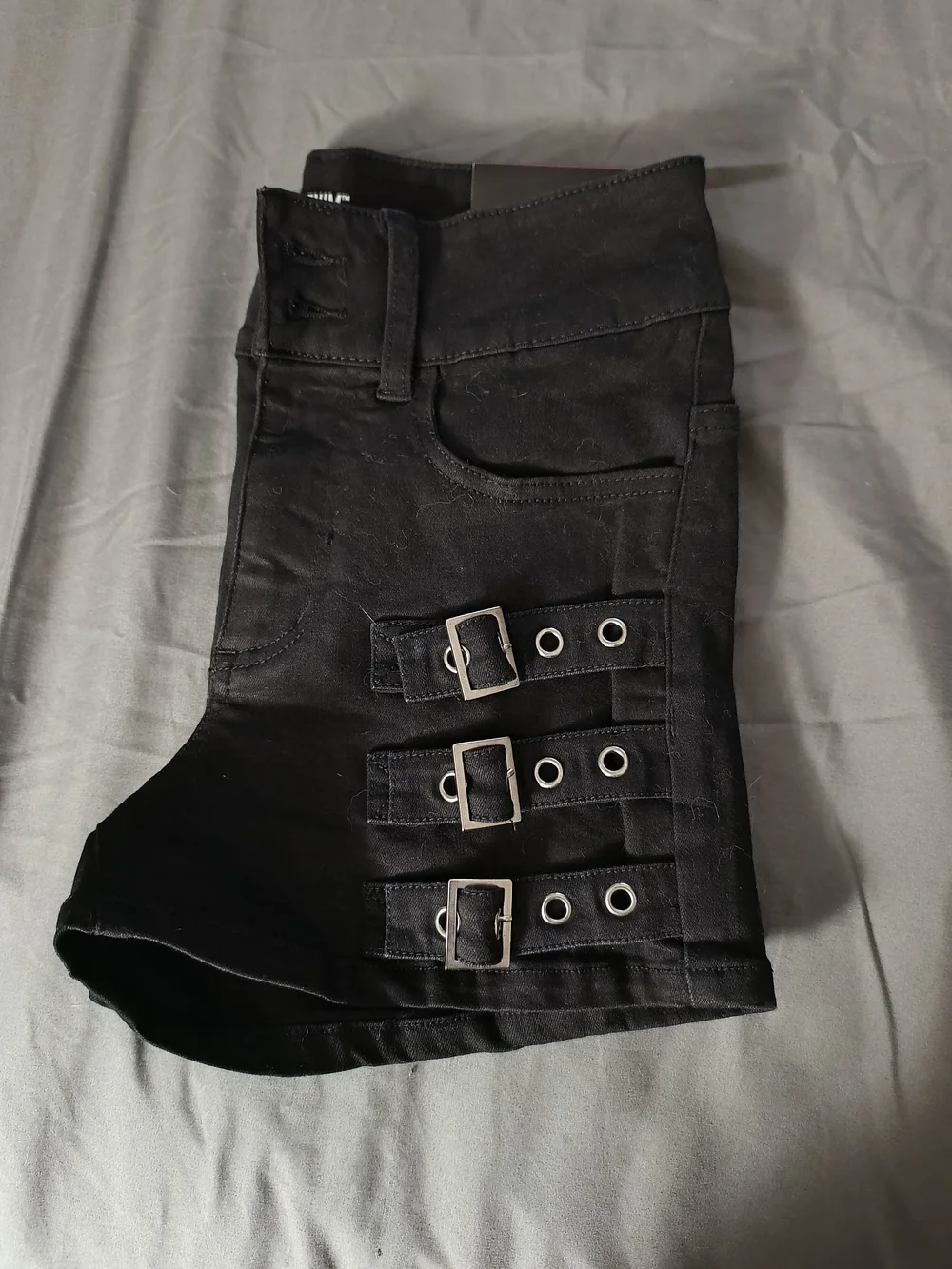 Hot Topic Black Buckle Strap Jean Shorts - Picture 4 of 4